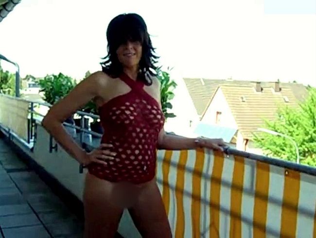 Download: hornysex - Pissen auf der Garage - das ist Geil muss ich öfter mal machen.... (jüngere Jahre)