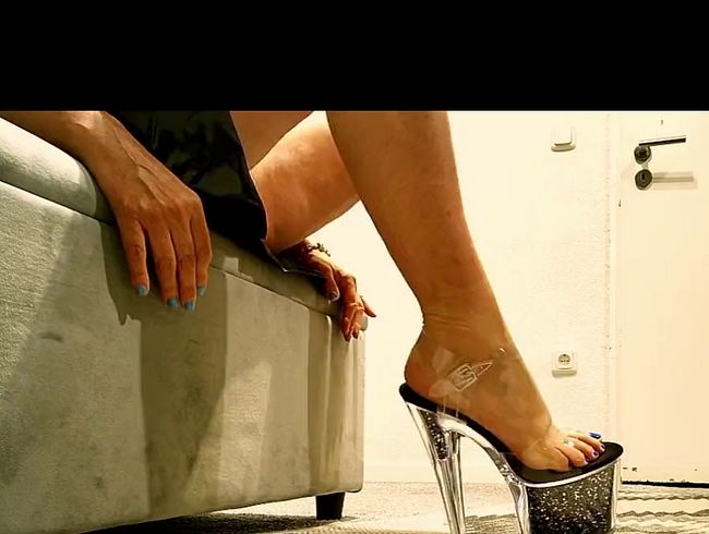 Download: hornysex - Dieser Clip ist ein Teil von Mega Plateau Heels mit 2 Videos ... (von der Seite)