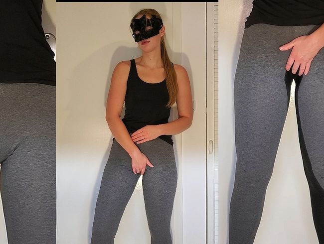 Download: itspinkmelina - Ich spiele an meinem Cameltoe herum und am Ende pisse ich in meine Leggings!