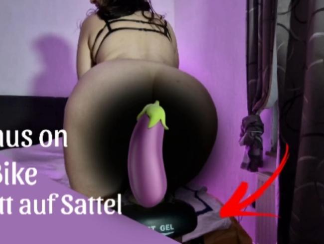 Download: jennasxy19 - Dildoritt auf Bike- Leck den Sattel sauber!