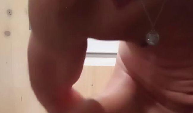 Download: jmg1983 - Hetero Joshua Guthmann masturbiert mit einem XXL Dildo und will daß es jeder sieht