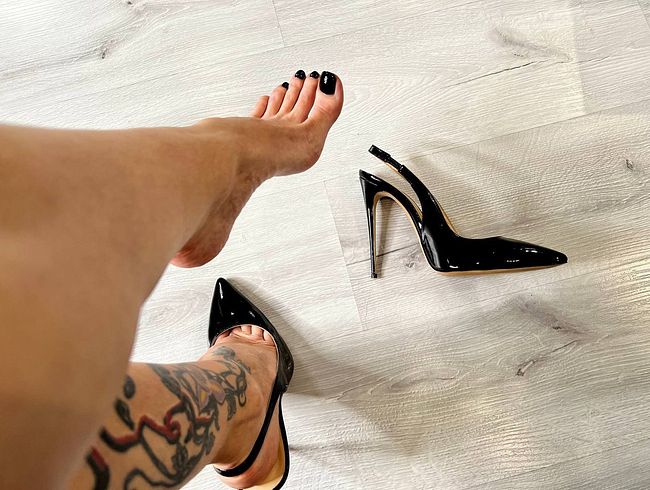 Download: juliadomaina - Stiletto High Heels und Dangling, Schwarze klassische Stiletto High Heels ohne Fersenteil, 12 cm Absatz