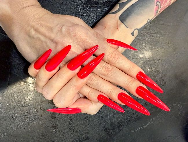 Download: juliadomaina - Leuchtend rote lange Nägel, lange Finger und Handfetisch
