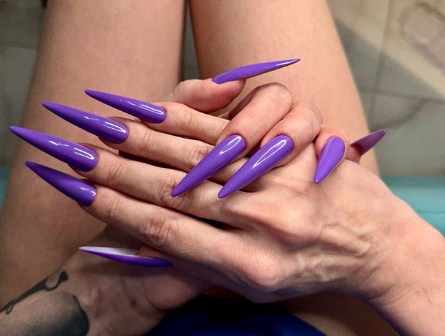 Download: juliadomaina - Neue längere Form und neue violette Farbe, Krallen, lange flexible Finger breite Handflächen, Haut kratzen