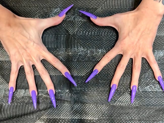 Download: juliadomaina - Neue längere Form und neue lila Farbe, Krallen, lange flexible Finger breite Handflächen, cremefarbene Hände, Schmuck