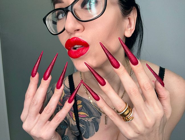 Download: juliadomaina - ROT Lange Nägel, scharfe Stilettos, lange Finger lutschen, Spitzenunterwäsche an mir