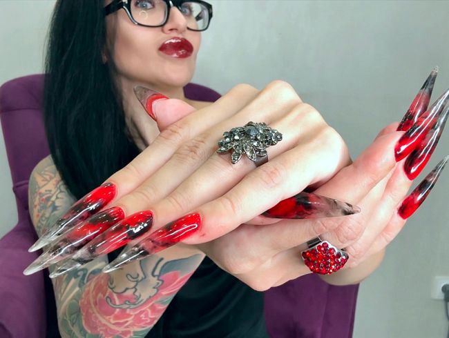 Download: juliadomaina - Neue heiße Farbe Lange Nägel, Krallen, lange flexible Finger breite Handflächen