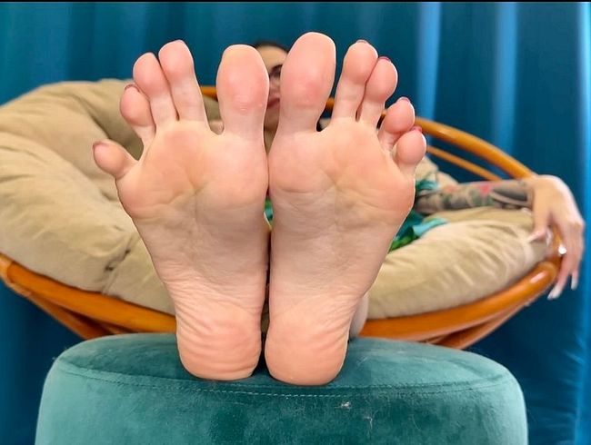Download: juliadomaina - Meine hübschen rosa Fußsohlen und langen Zehen, Zehenwackeln und Zehenspreizen