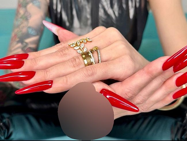 Download: juliadomaina - Lange rote Nägel und PVC an mir