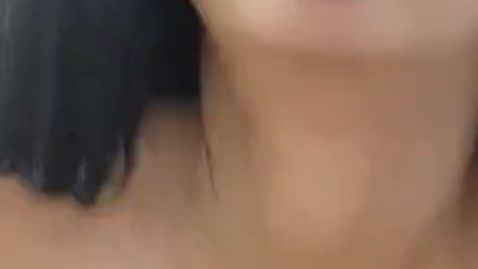 Download: juliahayesORIGINAL - Tittenjob und saugen auf dem Boden