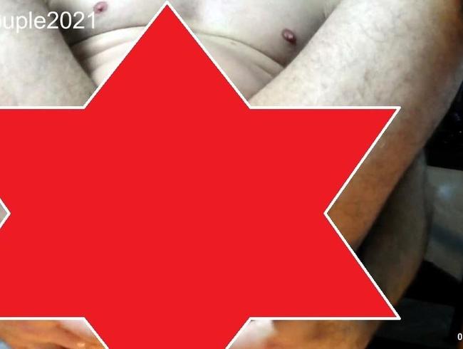 Download: kinkycouple2021 - Seine Arschfotze schön gedehnt - jetzt steht sie offen und kommt raus!