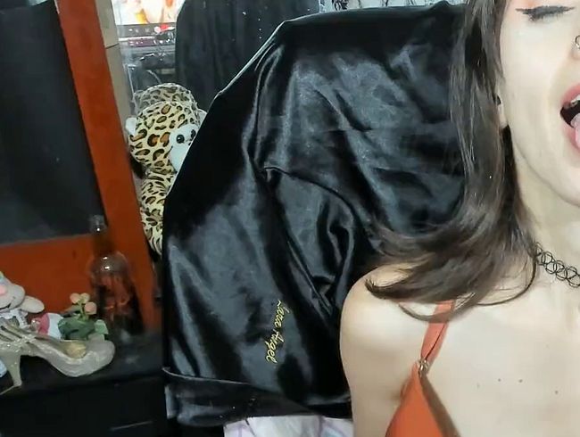 Download: laraxangel - Ich liebe es, wie dein Schwanz meine Brustwarzen streichelt, es macht mich sehr geil