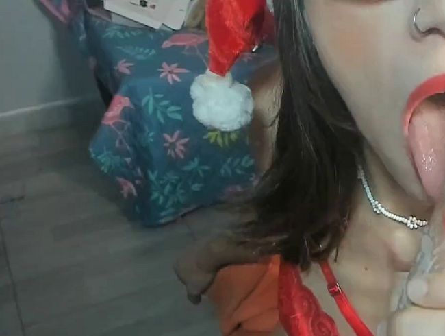Download: laraxangel - S Mutter Weihnachten ist bereit, dir dein Weihnachtsgeschenk zu überreichen, einen süßen Blowjob.