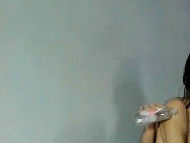 Download: laraxangel - Ich liebe es, meinen Körper in Öl zu baden, mein Körper fühlt sich sehr geil an