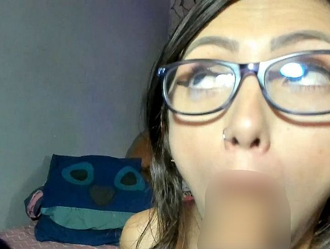 Download: laraxangel - Ich liebe es, Blowjobs beim Ahegao auszuprobieren, es macht mich an und es kommt viel Speichel