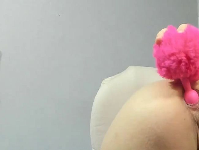 Download: laraxangel - My ass is very tight, I try to expand it with my finger and then with my spongy anal plug.