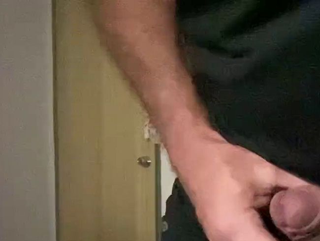 Download: latincock21cm - Reifer Mann masturbiert seinen großen Schwanz Teil 1