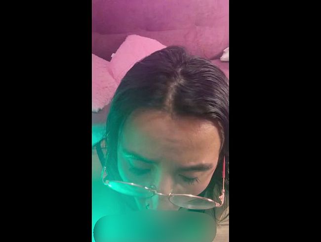 Download: leila_petitee - Die Stripperin aus dem Club, die ihr folgt und ins Bett geht