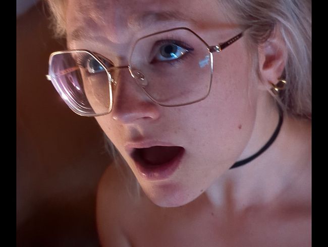 Download: lionscagefantasy - Harter Deepthroat im Schulmädchen Rock, schau mir in die Augen Puppe