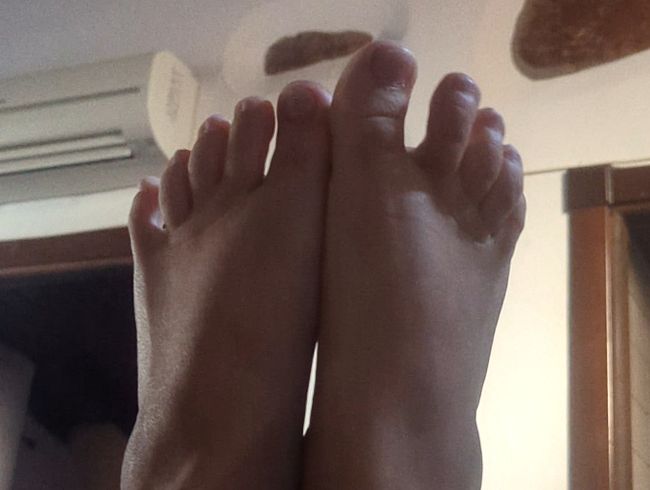 Download: lionscagefantasy - GeilerBock verwöhnt meine Füße – für alle, die auf Zehen stehen! PT.2