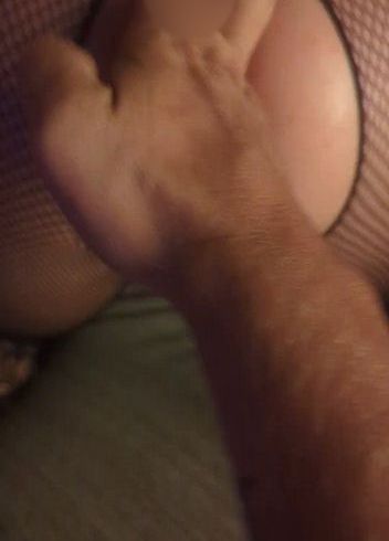 Download: lionscagefantasy - Glitschig, Geil in den Arsch gefingert