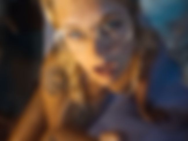 Download: lionscagefantasy - Total Anal?! Sie kommt zwei Mal und spritzt auch noch das Sofa voll?