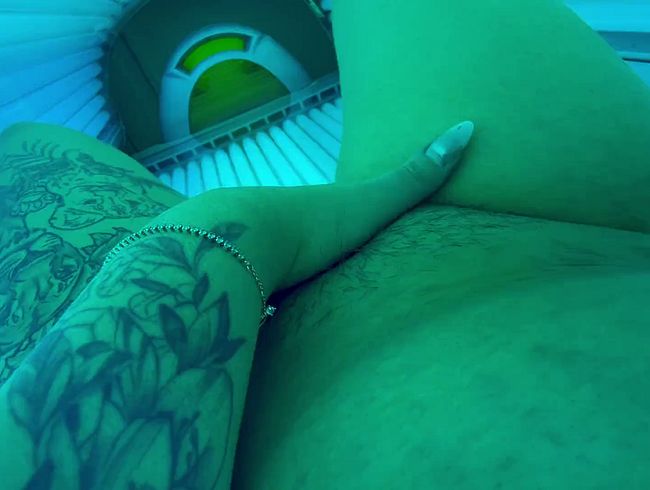 Download: lisanimmersatt69 - Horny & total geil im Solarium ich fingere mich ???