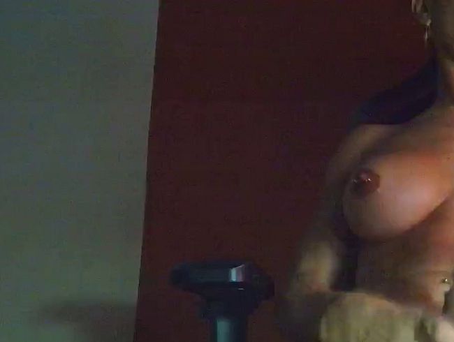 Download: lithbettgoddess - Na ja, nichts, was du tun kannst, um zu saugen, Schlampe, und das dauert