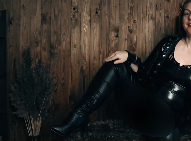 Download: little-nicky - Pralle Kurven in Lack & Leder - Leck meinen Arsch (1)