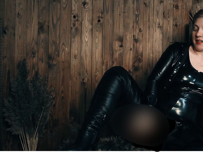 Download: little-nicky - Pralle Kurven in Lack & Leder - Meine Fotze will mehr (2)