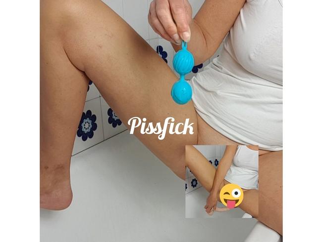 Download: lynli - Pissfick :)
