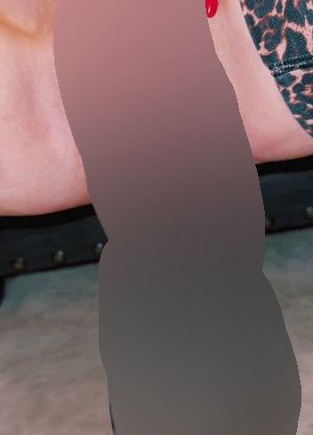 Download: makeover_hot - Pussy zerstört mit der FICKMASCHINE und vom Kameramann anal gefickt…