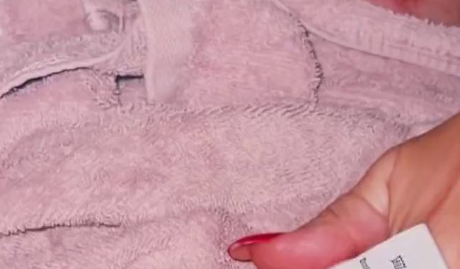 Download: makeover_hot - Footjob nach dem duschen und kleinem Fick