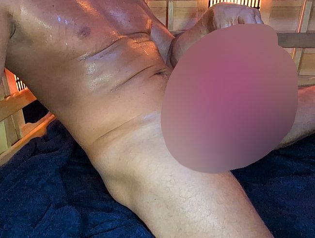 Download: manubrium86 - Wieder geil in der Gartensauna gewichst mit Cockring und Monsterladung