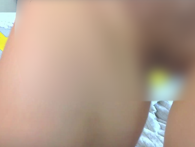 Download: margoalisacouple - Schwarzer Dildo im engen Arsch