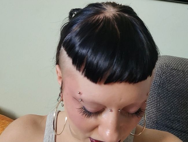 Download: maria__lambrusco - Schöne Ölmassage für meine haarige Pussy Teil 1