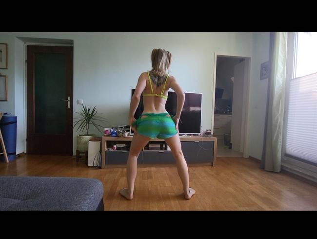 Download: maria__lambrusco - Überraschung gelungen - sexy Tanz für meinen Nachbarn :P