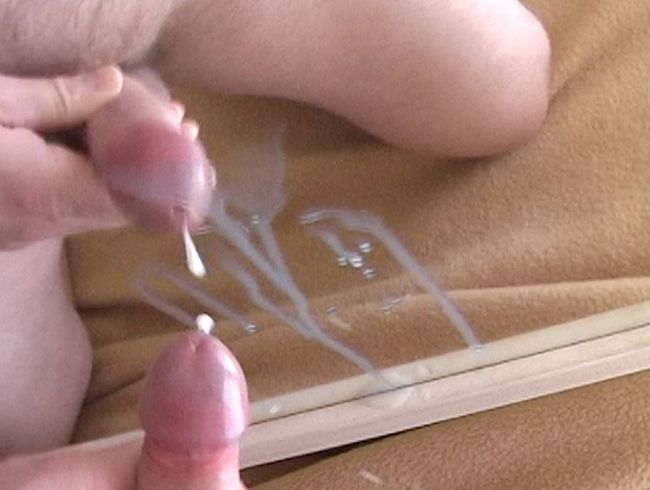 Download: maximum_s_undressed - Heimlich wichsen im Urlaub mit Freunden - ich spritze unser Apartment voll und werde fast erwischt!