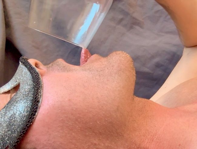 Download: maximum_s_undressed - Schwanz in Weinglas abmelken und mein eigenes Sperma trinken - die eigene Sahne schlucken