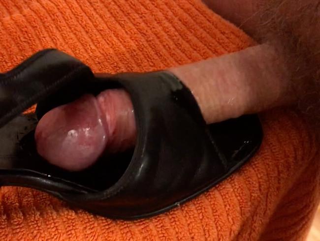 Download: maximum_s_undressed - Hot Heel Pleasure - Shoe Fetish Sex