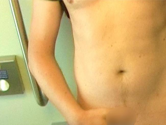 Download: maximum_s_undressed - Der Bahn kommts - wichsen und bspritzen im ICE nach Kassel