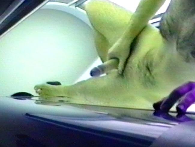 Download: maximum_s_undressed - Sahne auf der Sonnenbank - Orgasmus im Solarium