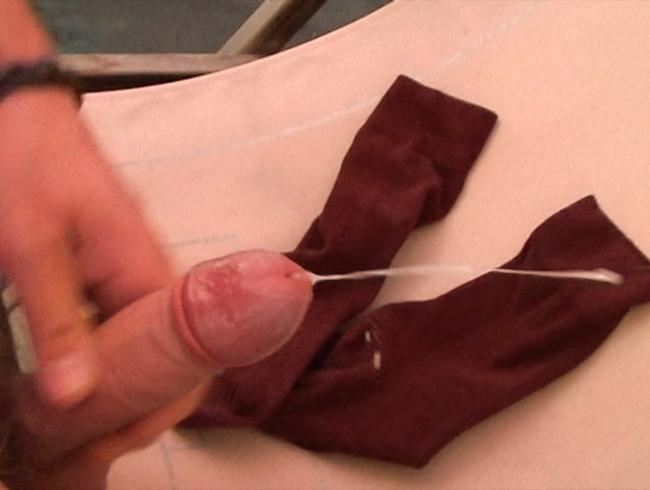 Download: maximum_s_undressed - Vorschau Gay Camping Fun - Wichsen und abspritzen im Zelt beim Sommercamp