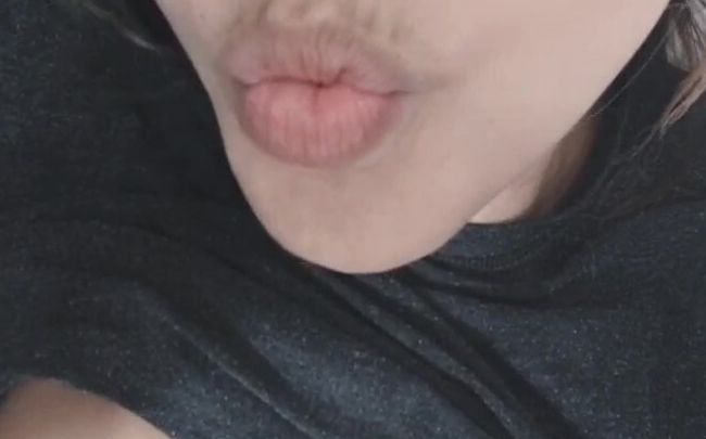 Download: miabush - sexy für dich und keine Haare auf der Muschi