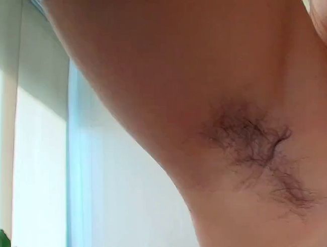 Download: miabush - Meine Achselhöhlen sind verschwitzt und er wird sie verehren und mir befehlen, wann ich kommen soll