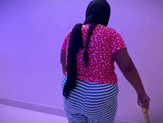 Download: milfhotmom - Ägypten, heißes BBW-Hotelmädchen, das mein Zimmer fegt
