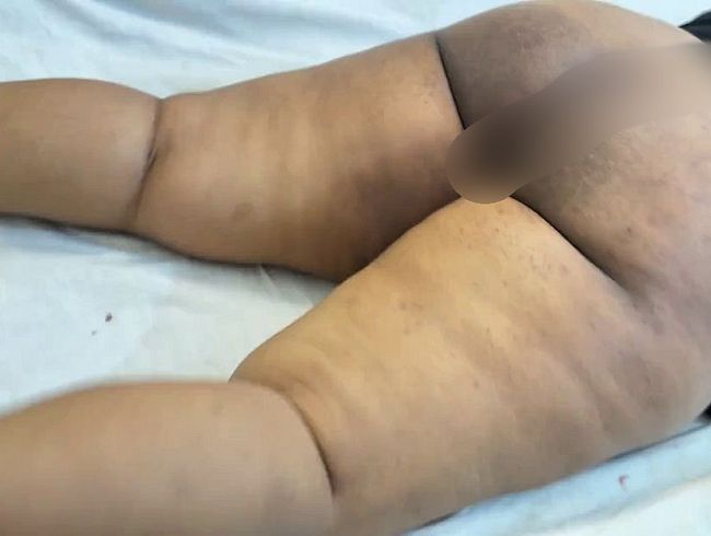 Download: milfhotmom - Heißes BBW-Collage-Mädchen aus Ägypten schreibt auf Papier und zeigt ihren nackten, großen Arsch, der zittert