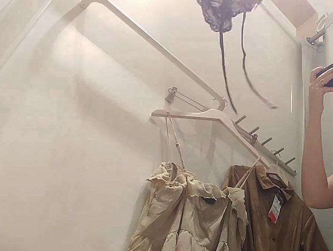 Download: mycandyalice - Erwischt in der Umkleidekabine – Kein Höschen unter dem Minikleid, riskantes Public-Dating