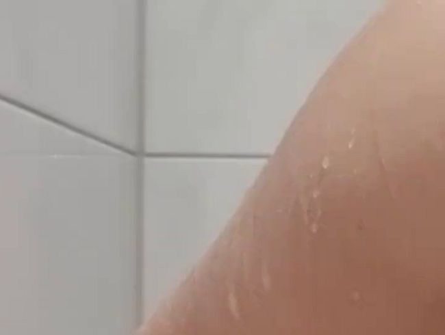 Download: nellynrn - Dicker Dildo in meiner engen pussy ? Eng, nass & gierig – ich nehme ihn ganz