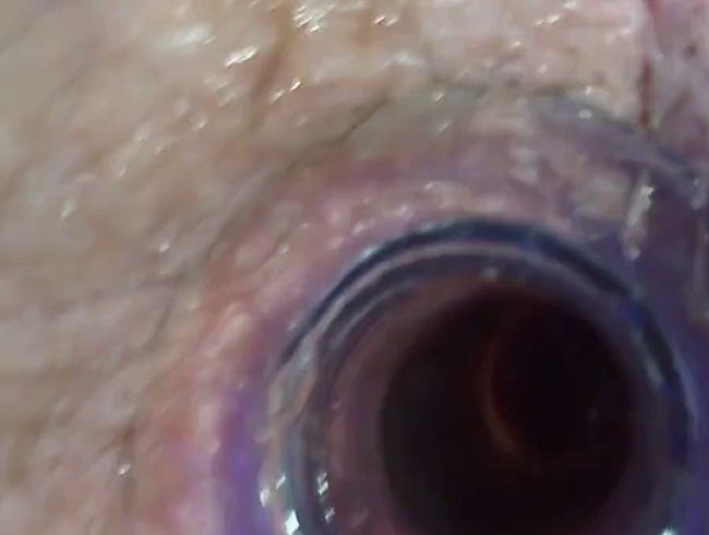 Download: nylonjunge - Der kleine Test mit dem Anal Tunnel